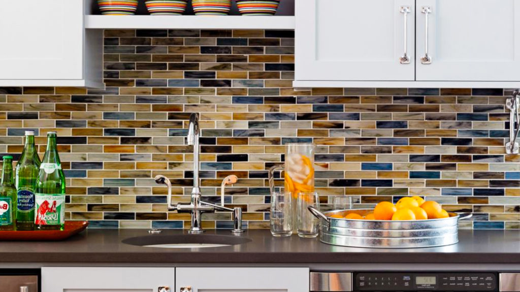 Kitchen Backsplash Ideas on a Budget - A Guide to All Kind of Backsplashes  - FAB Glass and Mirror