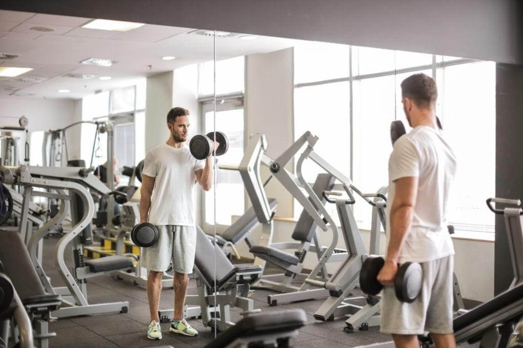 Gym Mirror Vs Regular A Brief, Wall Mounted Mirrors For Gym