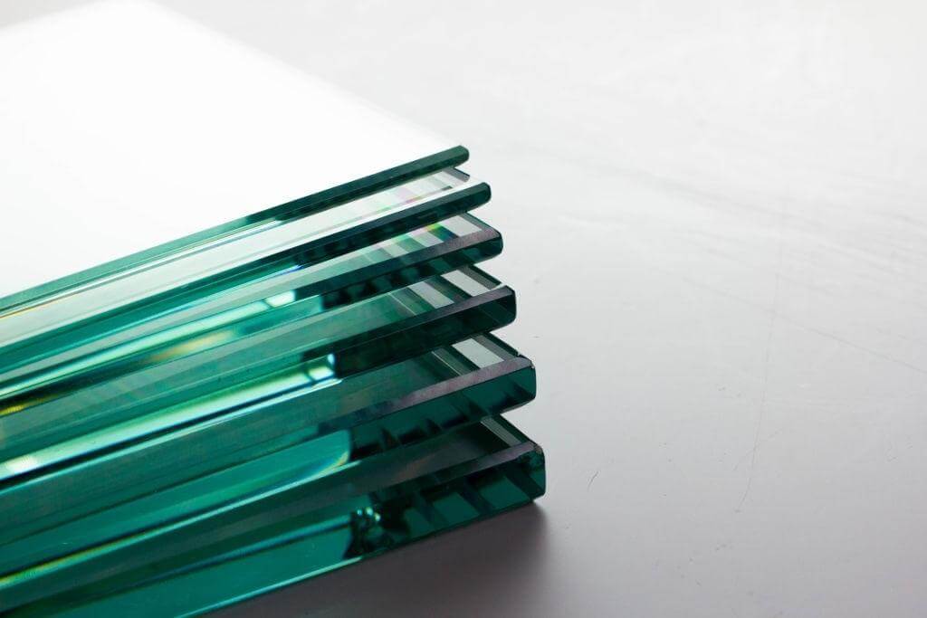 How Thick Is The Glass In The Skyscraper Pool