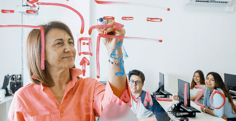 Custom Cut Glass Board In Lecture Rooms