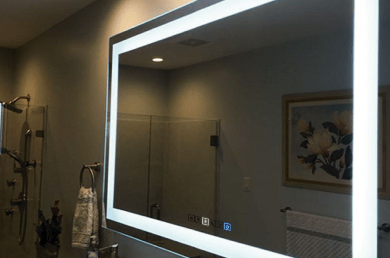 Mirror with hotsell lights on it